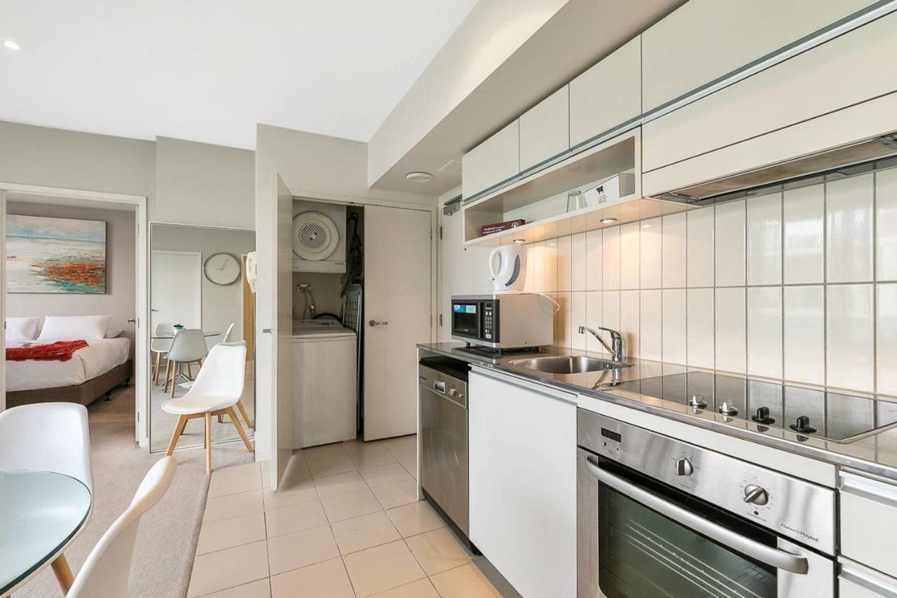 Two Bedroom Apartment - Pool, Gym & Free Parking! Auckland Exterior photo